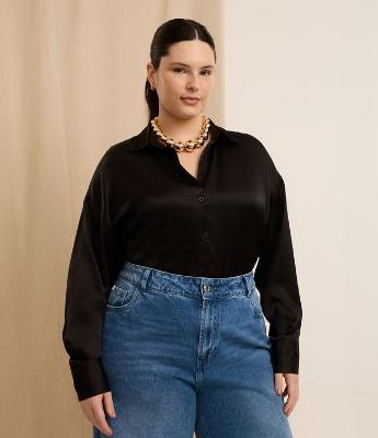 Camisa em Cetim Curve & Plus Size