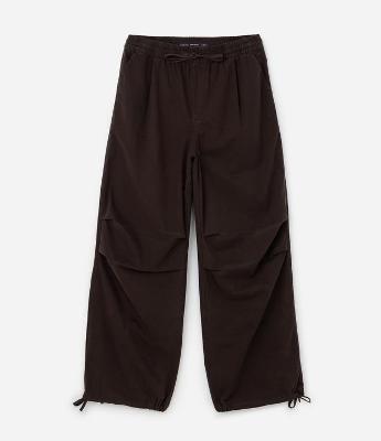 Calça Mega Baggy em Sarja com Ajuste na Barra