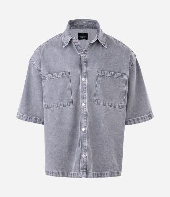 Camisa Boxy em Jeans com Bolsos Marmorizada