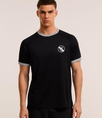 Camiseta Esportiva Comfort em Ribana com Estampa Localizada e Tecnologia Dry