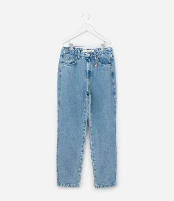 Calça Mom em Jeans com Pingentes de Frutinhas - Tam 5 a 14 Anos