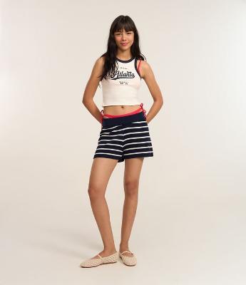 Short Regular em Tricô com Listras