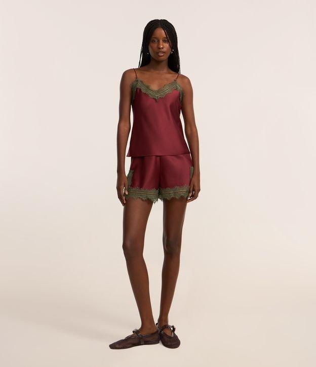 Short Curto Evasê em Cetim Com Renda Contrastante na Barra - 2