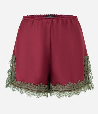 Short Curto Evasê em Cetim Com Renda Contrastante na Barra