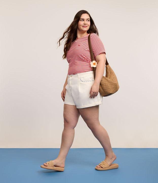 Short Mom em Sarja com Bordado Contrastante e Barra Dobrada Curve & Plus Size - 2