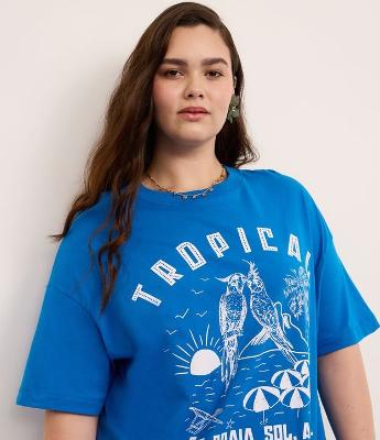 Camiseta Oversized em Algodão com Estampa Arara Tropical Curve & Plus Size