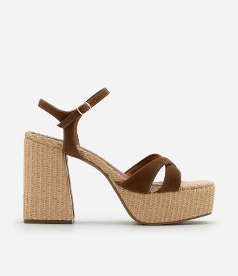 Sandália Bicolor com Efeito Ráfia e Camurça