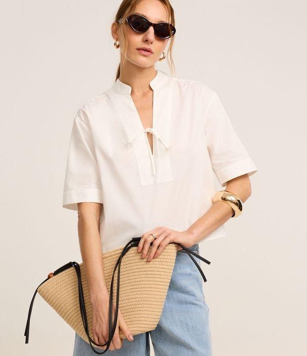 Blusa em Tricoline com Amarração na Gola Padre - 2