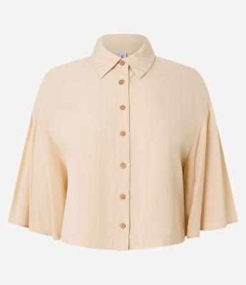 Camisa Curta com Mangas Amplas e Fechamento por Botões