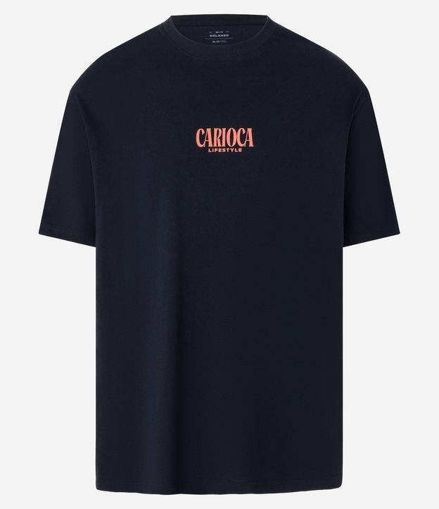 Camiseta Relaxed em Algodão com Estampa de Praia Carioca - 1