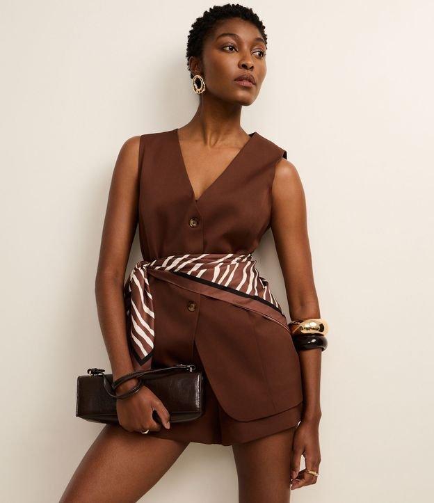 Colete Longo Alfaiatado com Botões e Amarração nas Costas - 2