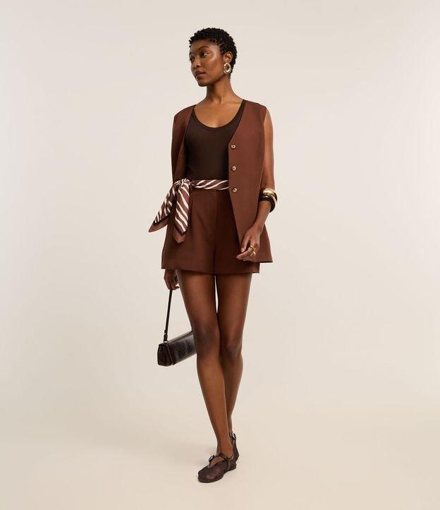 Short com Corte Alfaiatado e Pregas Frontais - 2