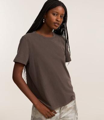 Camiseta T-shirt em Algodão Estonado