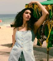 Colete Acinturado em Jeans com Botões e Barra V - 1