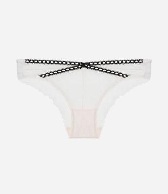 Calcinha Biquíni em Laise Floral com Detalhe Cruzado