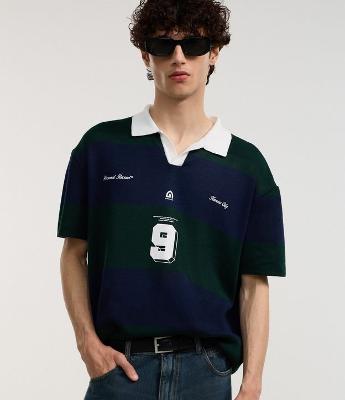 Camisa Boxy Sportcore em Tricô com Gola Colarinho V e Estampa de Listras