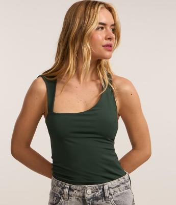 Blusa Regata em Microfibra com Decote Assimétrico