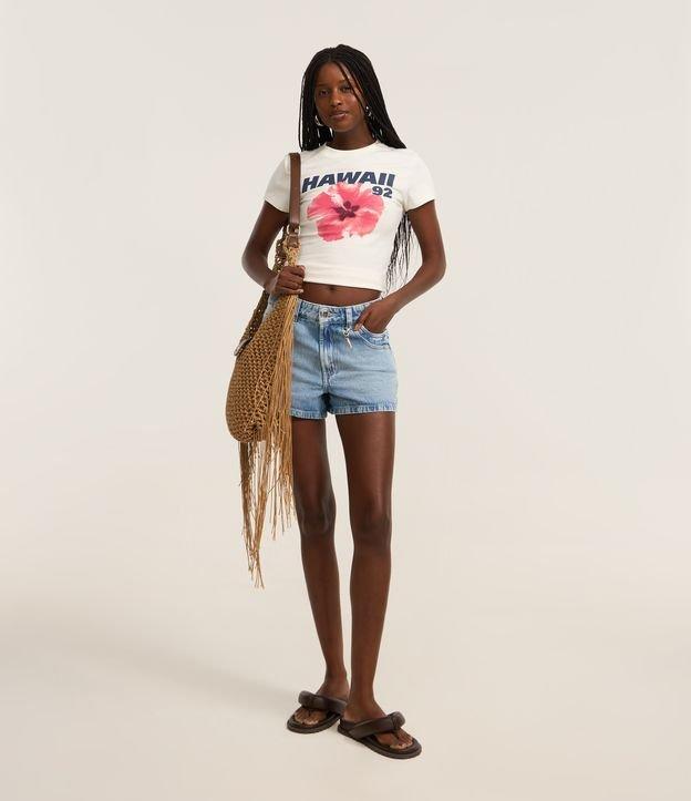 Short Cintura Média em Jeans com Pingente Peixe - 1