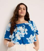 Blusa em Viscose Floral com Manga Evasê e Aviamentos Curve & Plus Size - 1