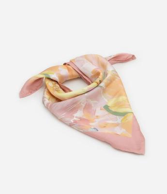 Lenço Quadrado em Cetim com Estampa Floral