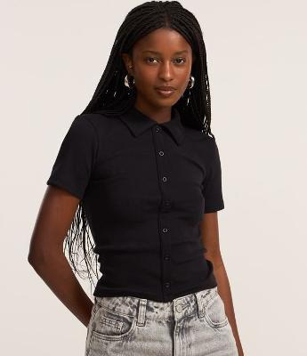 Blusa em Ribana com Gola Polo e Abotoamento Frontal