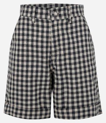 Short Alfaiatado em Sarja com Estampa Xadrez Vichy