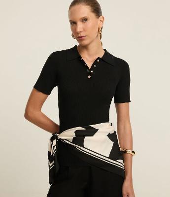 Blusa Canelada em Tricô com Gola Polo