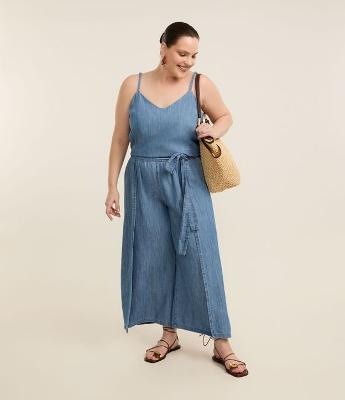 Calça Pantacourt em Jeans com Sobreposição Curve & Plus Size
