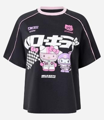 Camiseta em Algodão com Estampa Racing da Hello Kitty e Kuromi