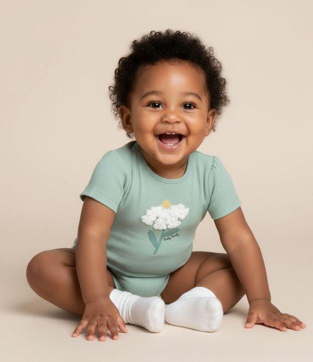 Body Infantil Texturizado com Bordado de Flor - Tam 0 a 18 meses - 2