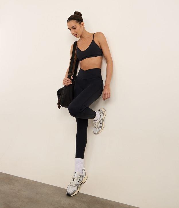Calça Legging Esportiva com Cós Transpassado e sem Gancho Frontal - 1