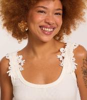 Blusa Regata em Algodão com Aviamento Rendado na Alça - 2