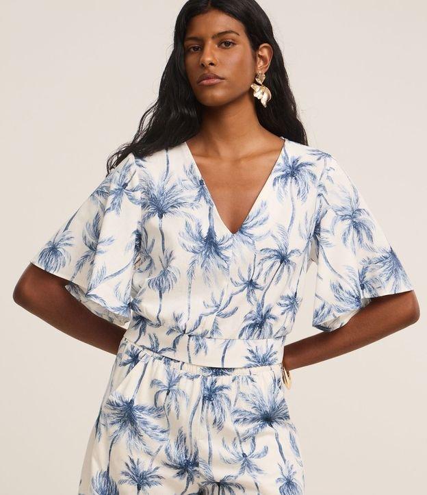Blusa em Viscolinho com Estampa Coqueiros e Decote V - 2