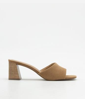 Sandália Mule com Efeito Camurça com Salto Fachete