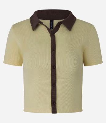 Blusa Polo em Ribana com Detalhes Contrastantes