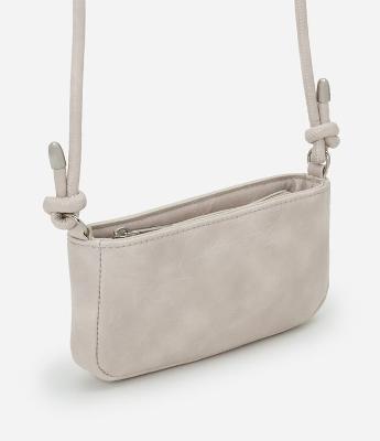 Bolsa Carteira Transversal Grande com Alça Tubular e Detalhes de Metal