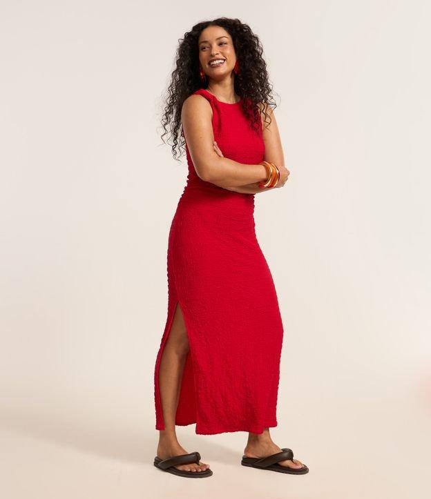 Vestido Longo Texturizado com Franzido Lateral e Nó na Alça - 2