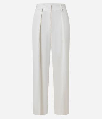 Calça Reta em Alfaiataria com Pregas