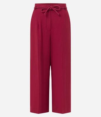 Calça Pantacourt com Corte Alfaiatado e Amarração