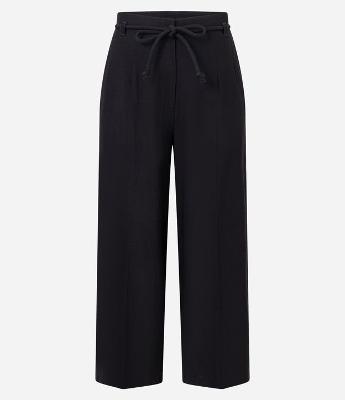 Calça Pantacourt com Corte Alfaiatado e Amarração