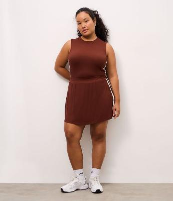 Short Saia Esportivo em Ribana com Listras Laterais Curve & Plus Size