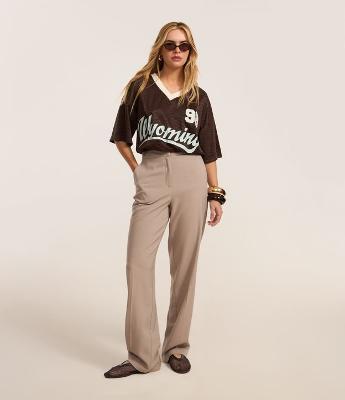 Calça Reta Alfaiatada em Crepe