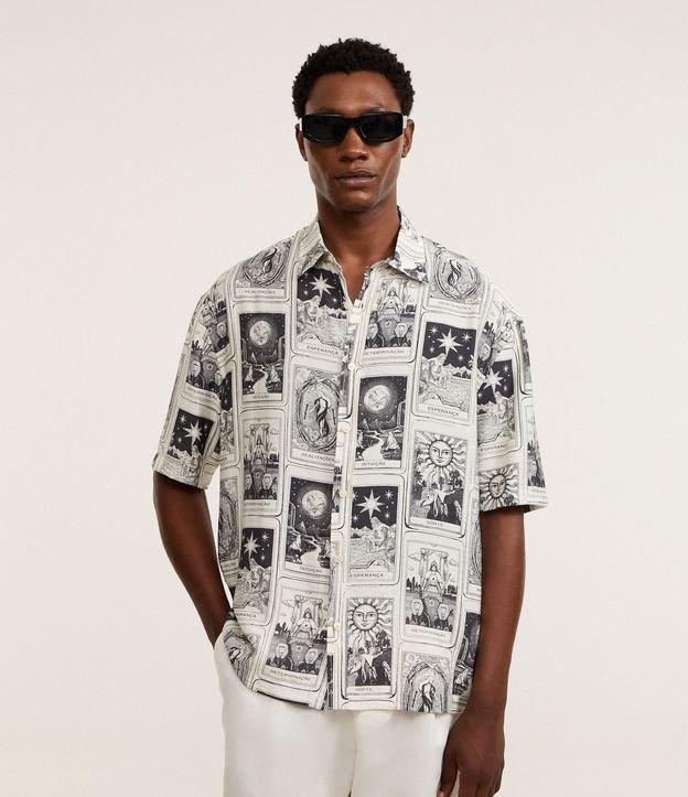 Camisa Relaxed em Viscose com Estampa de Tarot Texturizada - 2