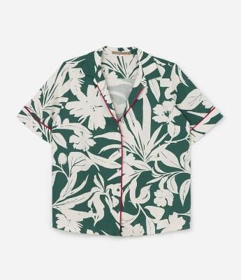 Camisa em Viscolinho com Estampa de Folhagem e Viés Contrastante Curve & Plus Size