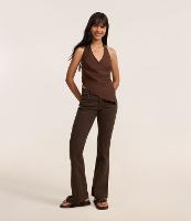 Calça Flare em Sarja com com Cós Duplo e Frisos - 1