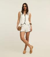 Short Alfaiatado em Crepe com Botões Metalizados e Viés Contrastante - 1