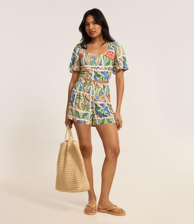 Short Curto em Viscose com Estampa de Folhagem e Barra Dobrada - 2