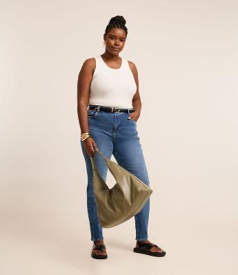 Calça Skinny em Jeans com Puídos Curve & Plus Size