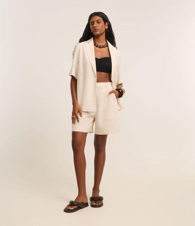 Short em Viscolinho com Frisos e Passantes - 1