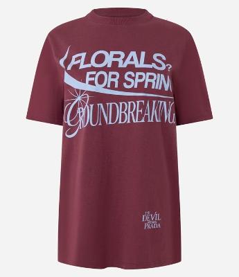 Camiseta T-shirt Com Estampa Lettering do Diabo Veste Prada